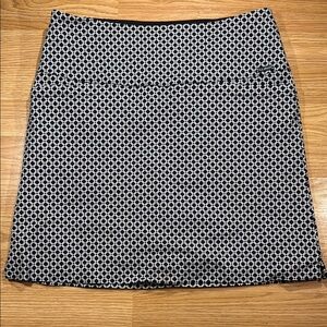 S.C. & Co. Black and White Patterned skort sz M